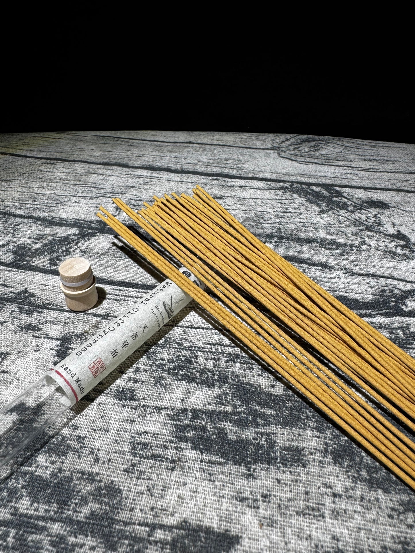 Natural Cliff Cypress Incense – Aromatic Wood | Yichen